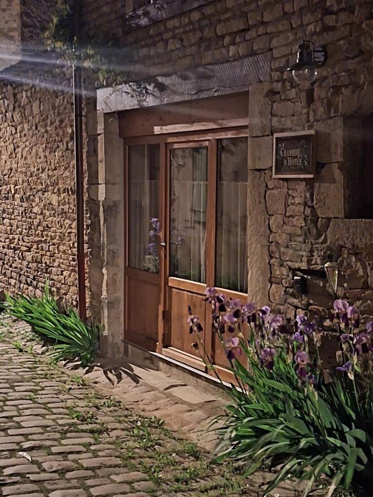 Chambre Les Marguerites Cluny Eksteriør bilde